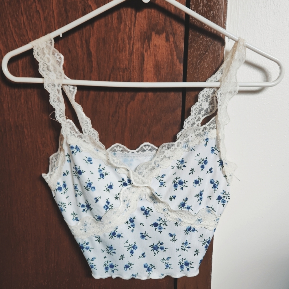 Floral lace tank top